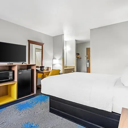 Days Inn By Wyndham Mitchell Sd-3