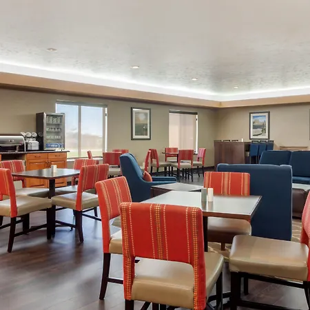Comfort Inn & Suites Mitchell I-90-2